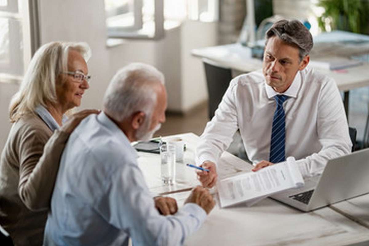 Understanding the Role of Business Insurance Brokers Online